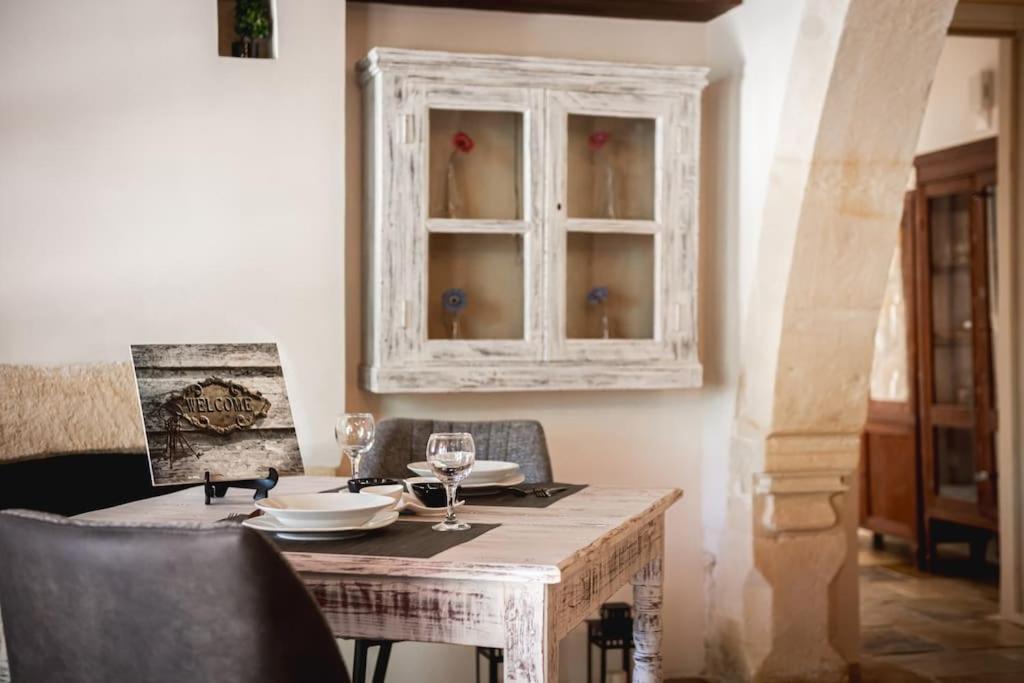 Hubstay - To Palati With Private Pool Villa