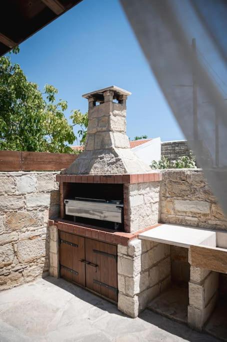 Villa Hubstay - To Palati With Private Pool Anoyira