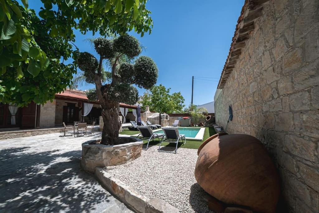 Villa Hubstay - To Palati With Private Pool