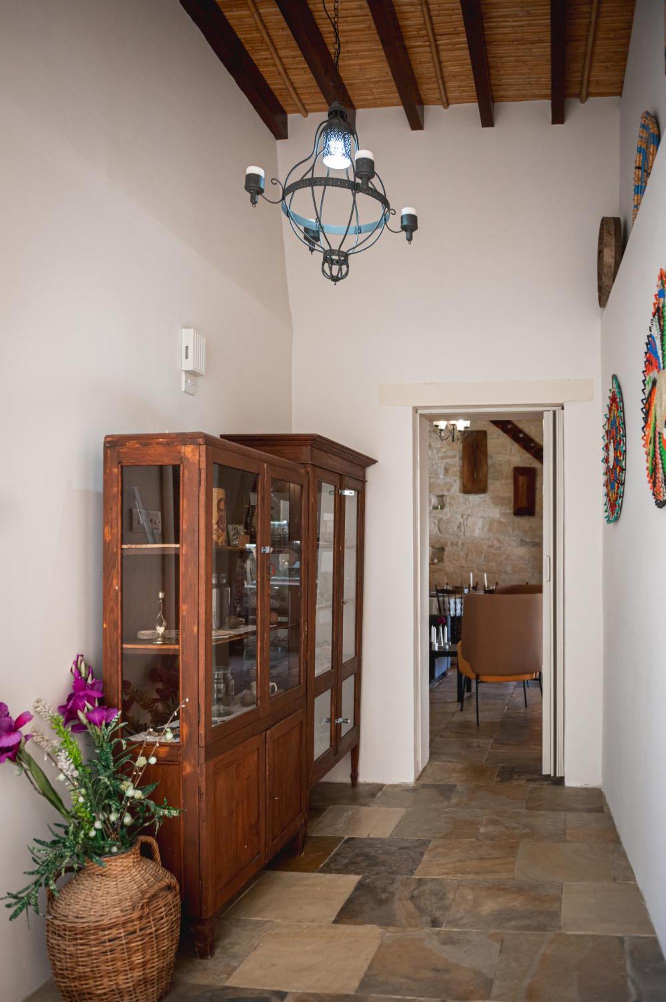 Hubstay - To Palati With Private Pool